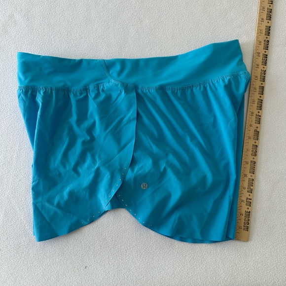 Lululemon Shorts Women’s 14 Fast And Free High-Rise Classic-Fit Split Short 3" - Picture 8 of 15